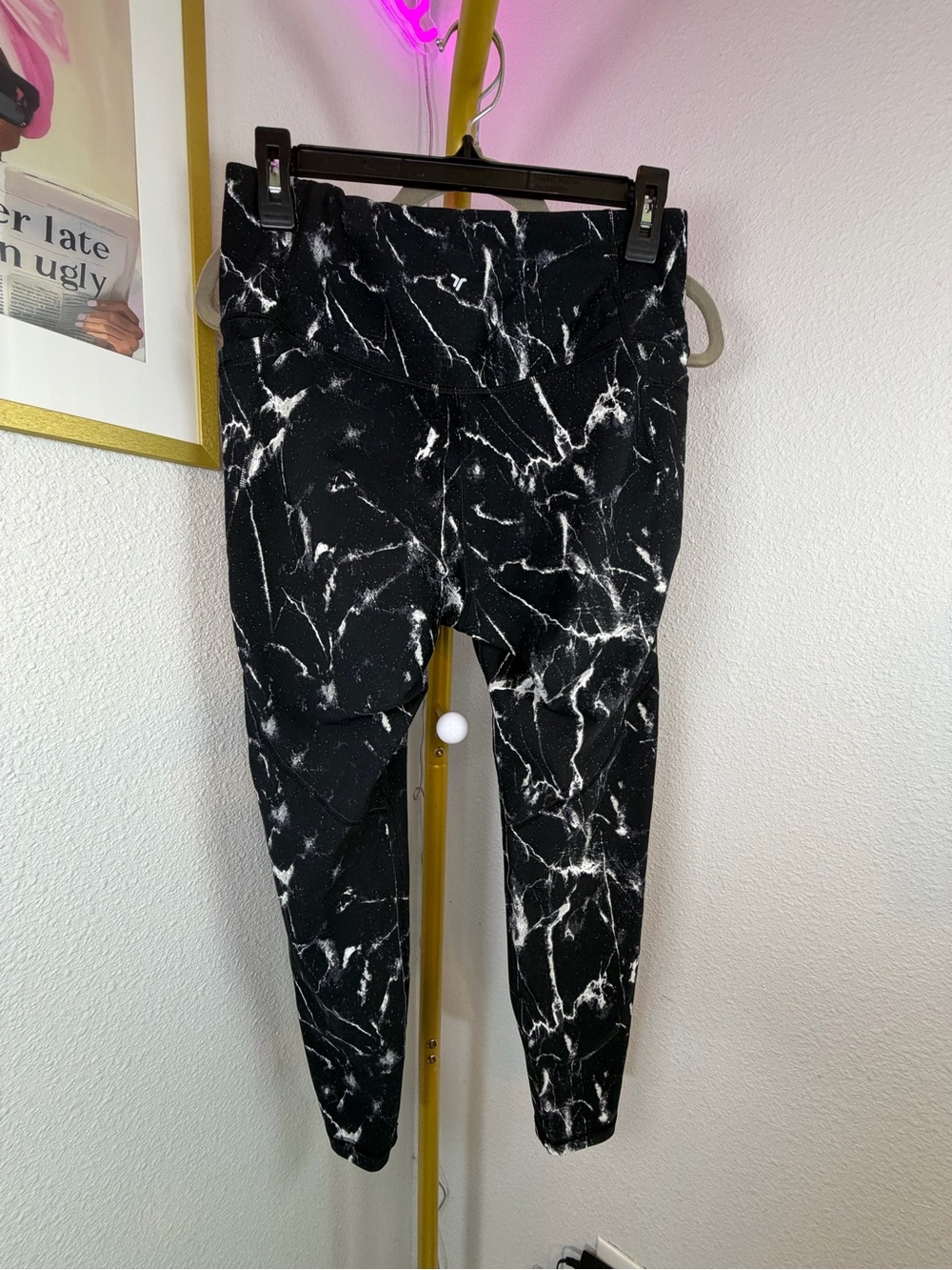 Old Navy Active Powersoft Black and White Marble High-Rise Leggings Go Dry